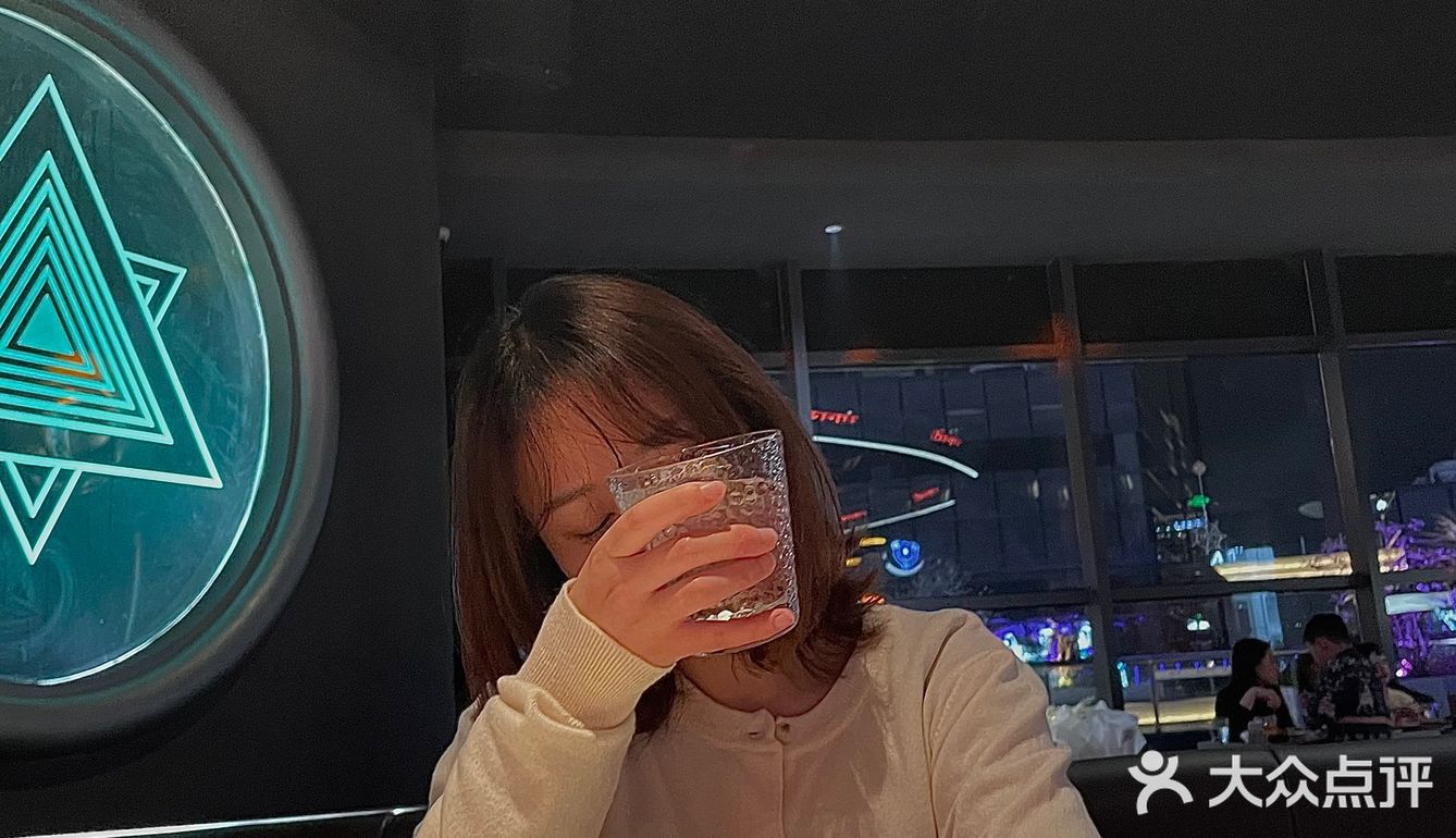 杭州探店｜充满未来感的音乐餐吧MANAS