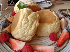 莓果奶油芝士舒芙蕾松饼-UPPER KITCHEN(延安路店)