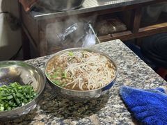 -正宗杨记普洱酸醋米线(总店)