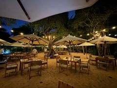 -三亚艾迪逊酒店·海滩烧烤 BARBACOA·现场乐队·浪漫晚餐·烧烤海鲜