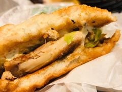 板烧鸡腿堡-麦当劳(金山红星美凯龙DT店)