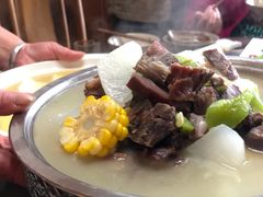-石磨豆花家常菜·牦牛排土火锅