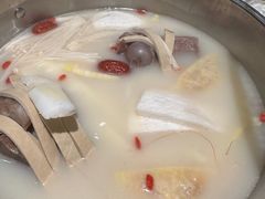 -三人行骨头王火锅(长寿店)
