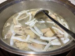 -喃喃椰·糟粕醋·椰子鸡火锅(七堡花园店)