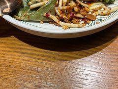 -云海肴·汽锅鸡·云南菜(天山百盛优客店)