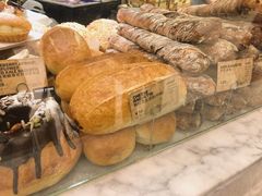 芝士粒粒法包-PAPER STONE BAKERY(天环店)