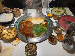 -老房老舍重庆火锅(假日城市店)