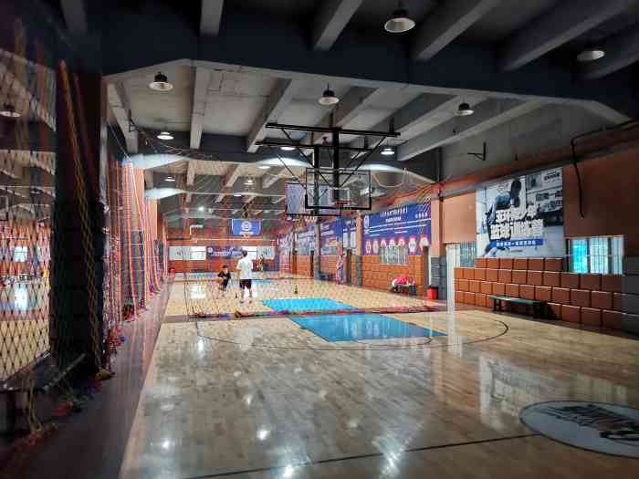 新泽西体育曲江篮球运动中心