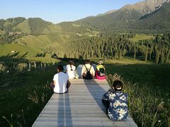 -江布拉克景区怪坡停车场