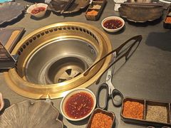-铭牛烧肉·和牛海鲜自助(高新月牙湖店)
