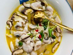 QQ酸汤鱼-蜜桃餐厅·伴山(湖滨商业街店)