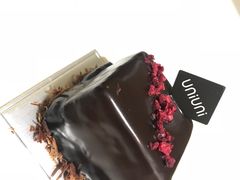 -UNI UNI(环亚凯瑟琳店)