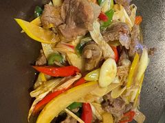 酸木瓜炒牛肉-紫滇源云南生态菜(丹凤街店)