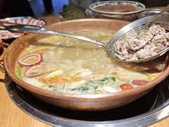 -洱火云南酸菜牛肉火锅(石景山当代商城店)