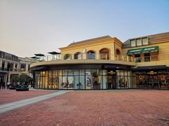 -王府井奥莱临潼小镇(临潼店)