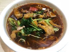 六鲜皮肚大排-一家人面馆(三条巷店)