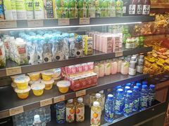 零售区-来伊份(前进西路万象汇店)