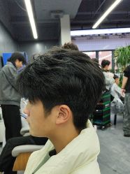 -藤野造型烫发染发