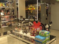 -泡泡玛特POPMART(侨福芳草地店)