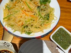 -一群羊手扒肉·火锅·早茶(远东公寓店)