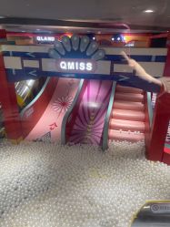 -Qmiss家庭娱乐中心(恒隆广场店)