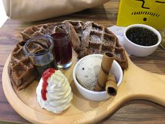 咖啡覆盆子巧克力华夫-Ice Monster冰馆·CNN评选全球十大甜品(国贸商城店)