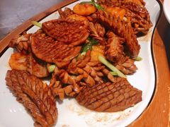 爆炒腰花-闫府私房菜·百年鲁菜(恒隆店)