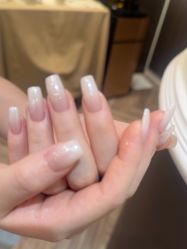 -花岐款式专研健康美甲沙龙