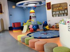 -小门牙好性格托育(北外滩中心)