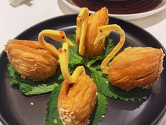 鲍鱼天鹅酥-白天鹅宾馆-宏图府餐厅