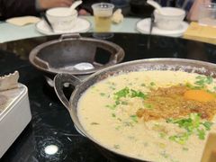 -帅巴人舅母子腊蹄民俗村
