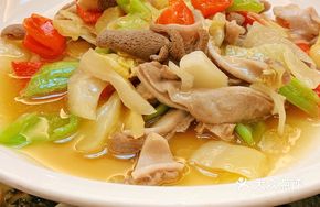 Sour Cabbage Stewed Pig's Trotter