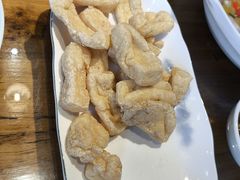 -头上红煨盐鸡·非遗院子餐厅