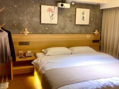 -闲隅江景艺术酒店(解放碑洪崖洞总店)