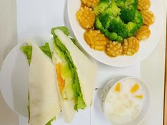 -乐禧母婴全自营月嫂(宝山店)