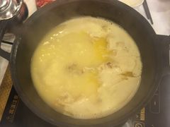 -鲜入围煮花胶鸡海鲜火锅