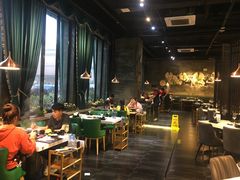 大堂-围炉·川味鲜货火锅(万达珍珠坊店)