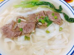 清汤牛腩粉-花腩清汤牛腩