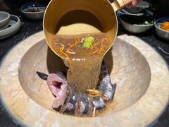 山泉野生菌汤-云海肴云南菜·蒸汽石锅鱼(青岛万象城店)