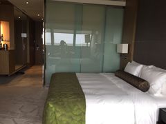 -上海滴水湖皇冠假日酒店