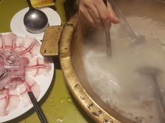 -颜氏双江清水鱼一养身火锅(磁器口店)