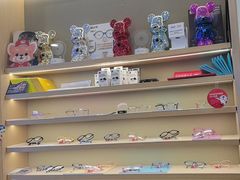-三目眼镜·蔡司视觉合作店(青浦宝龙店)
