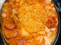 泡菜五花肉锅-炙韩料理·部队锅专门店