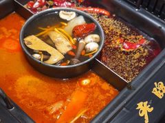 -老牌坊云南鱼豆花火锅(哈西万达店)