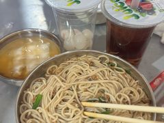 -正宗杨记普洱酸醋米线(总店)