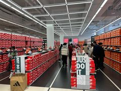 -NIKE上海青浦优选体验店