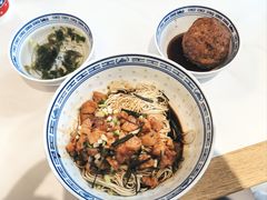 -鲁达面馆本帮风味(共康东路店)