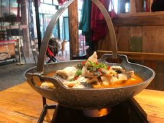 -老滇山寨•云南特色菜•地方菜•民族风情歌舞表演(金碧店)