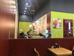 大堂-吉祥馄饨(虹桥火车站店)