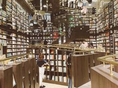 -钟书阁(群光广场店)